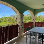 1 Apartment
